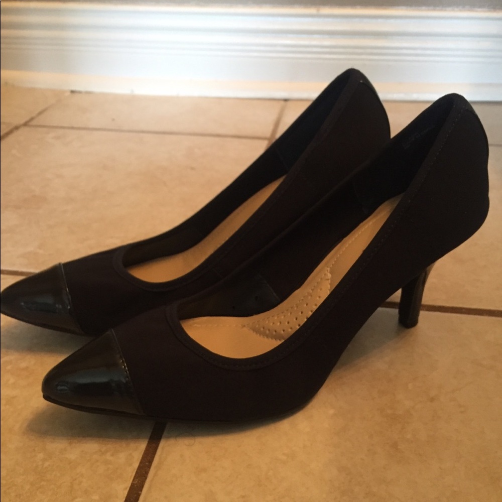 Ellen Tracy Heels